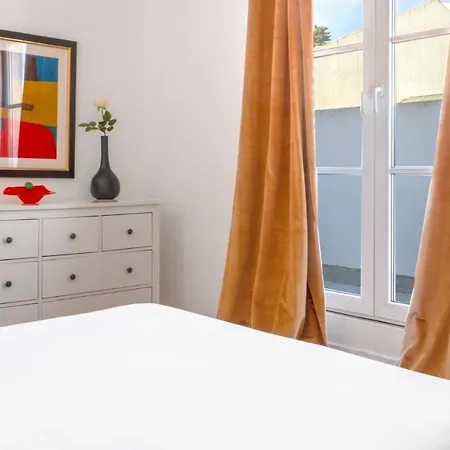 Plum Guide - Generate Apartment *
